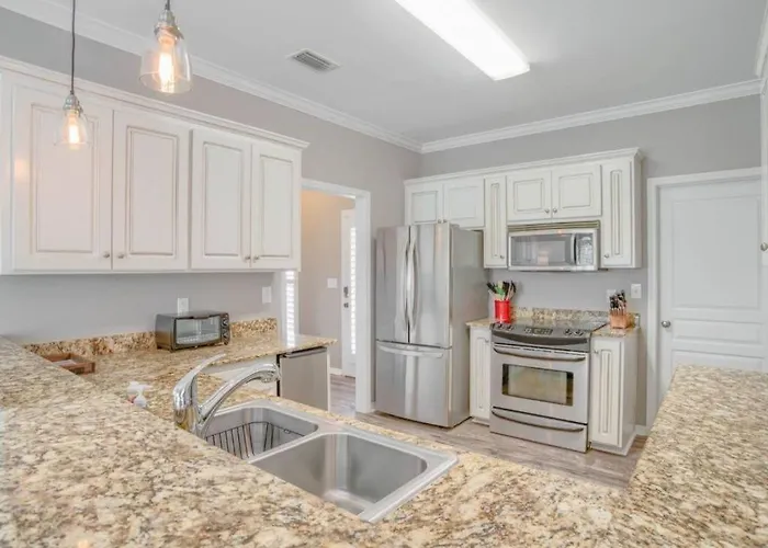 Salty Seashell By Youngs Suncoast Holiday home *