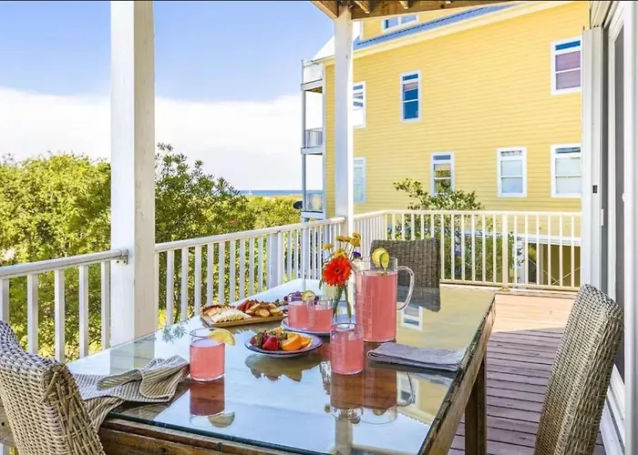 Salty Seashell By Youngs Suncoast Holiday home