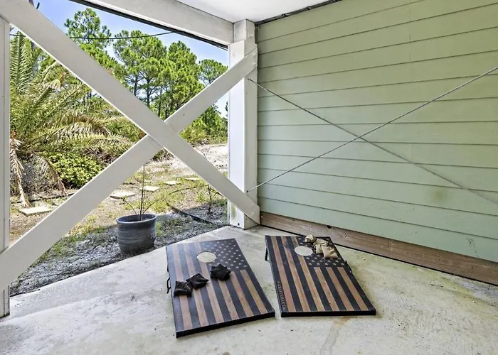 Holiday home Salty Seashell By Youngs Suncoast