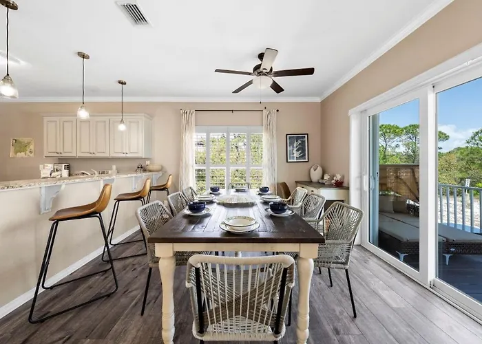 Holiday home Salty Seashell By Youngs Suncoast *