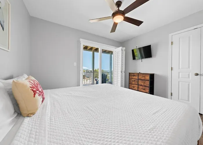 Salty Seashell By Youngs Suncoast Holiday home