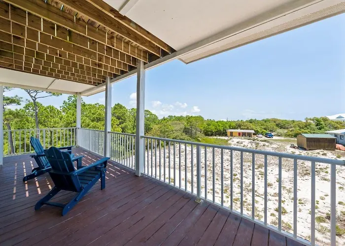 Holiday home Salty Seashell By Youngs Suncoast *