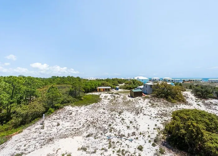 Holiday home Salty Seashell By Youngs Suncoast *